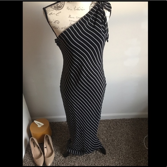 Worth Dresses & Skirts - Worth Maxi Dress